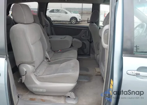 2005 Toyota Sienna Le z USA, uszkodzony, nr VIN 5TDZA23C05S327377